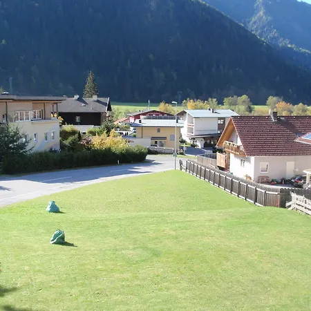 Haus Larcher Guest house 3*